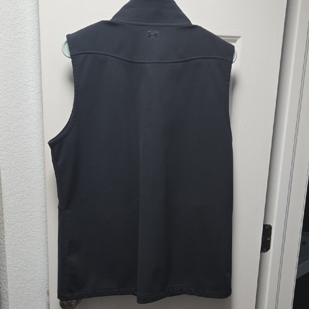 Under Armour Black Full-Zip Vest - Picture 3 of 6
